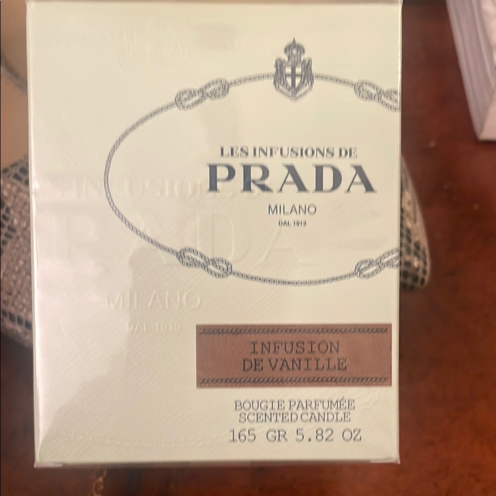 Prada Infusion de Vanille Candle in Cream and Brown